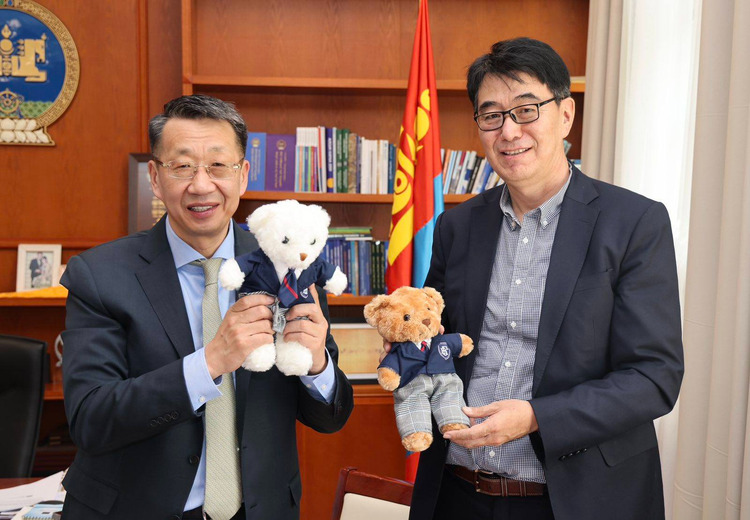 Ерөнхий боловсролын сургуулиудад Кембрижийн хөтөлбөрт нийцсэн лабораториудыг иж бүрэн байгуулна